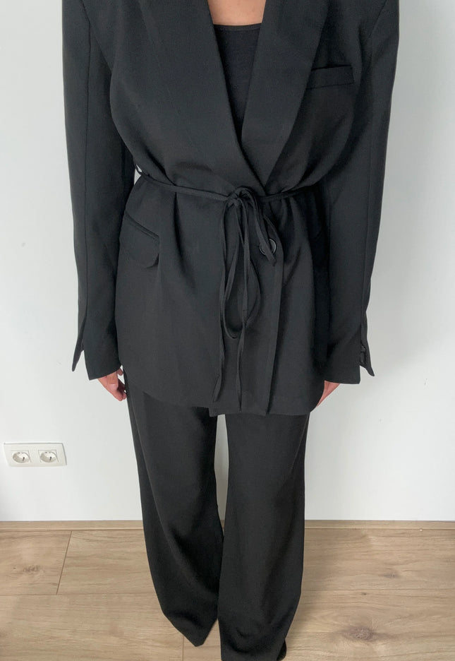 Serra black blazer