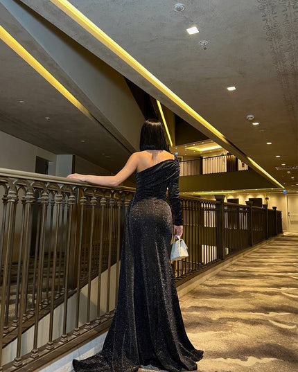 ONE SHOULDER MAXI DRESS MADE OF SUBTLE GLITTER FABRIC