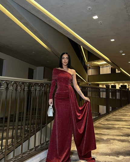 ONE SHOULDER MAXI DRESS MADE OF SUBTLE GLITTER FABRIC