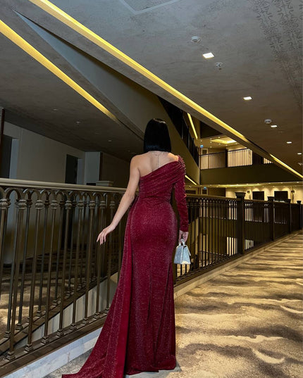 ONE SHOULDER MAXI DRESS MADE OF SUBTLE GLITTER FABRIC